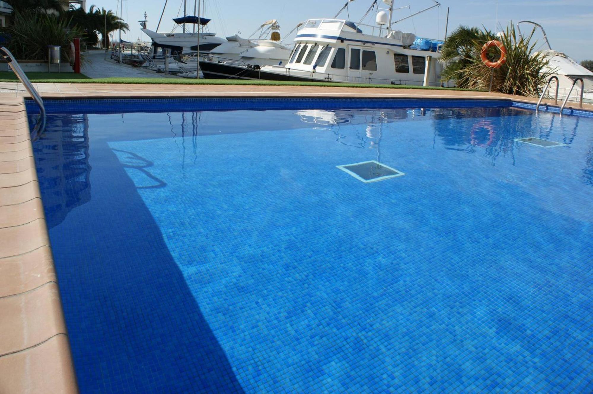 Precioso Piso Con Vista Al Canal Y Piscina En Roses Av-69 Exterior photo